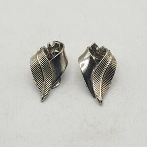 Vintage Silver Tone Modernist Leaf Clip On Earrings Mid Century Abstract Pair
